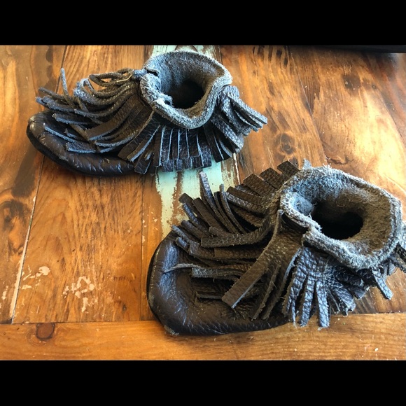 Starry Knight Designs ultra fringe moccasins 7” - Picture 7 of 7